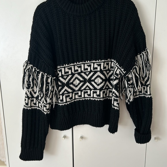 Zara Sweater - Picture 2 of 2